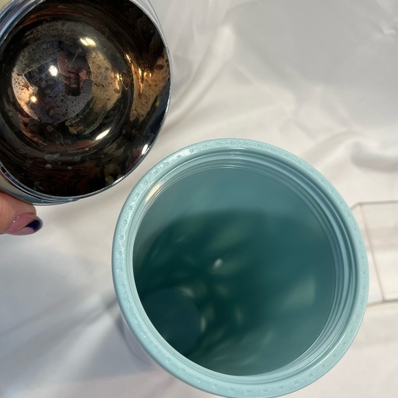 Retired Blue 2012 Starbucks Dome Lid 24oz Tumbler - Picture 3 of 3